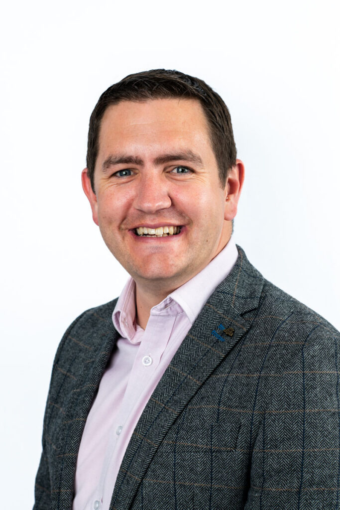 Mr Chris Skilton