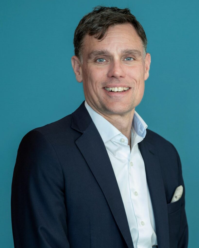 Dr Stuart Foster