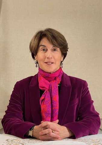 Ms Karina Robinson